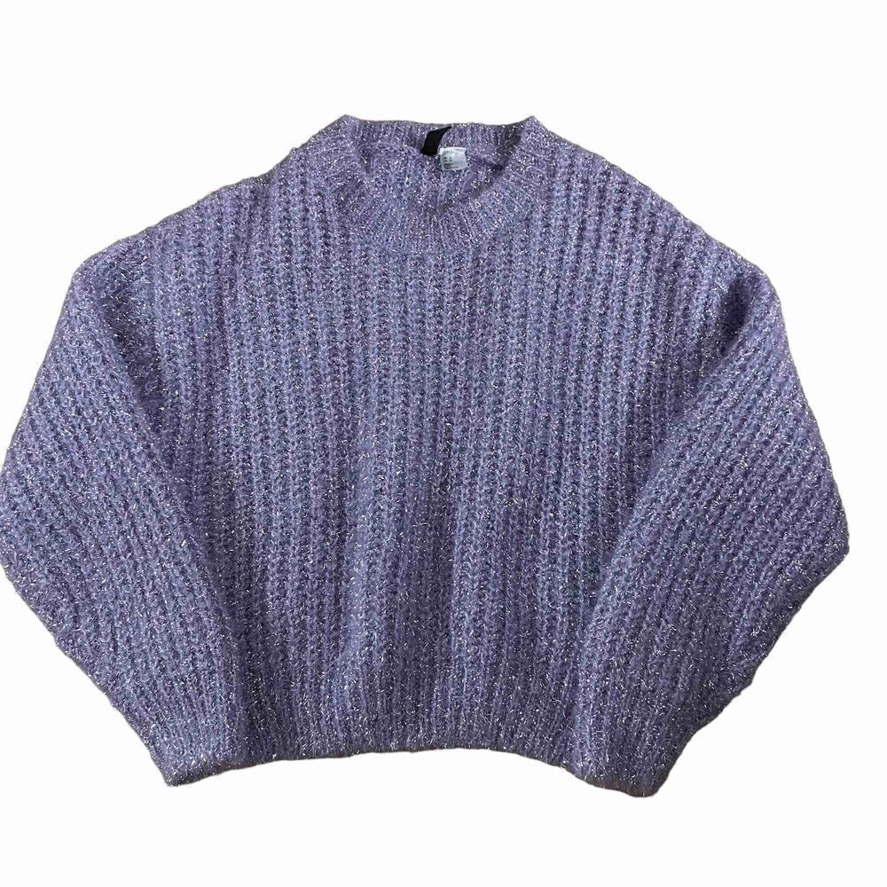 H&M Divided ~ pretty lavender with silver tinsel woven accents ~ size Small